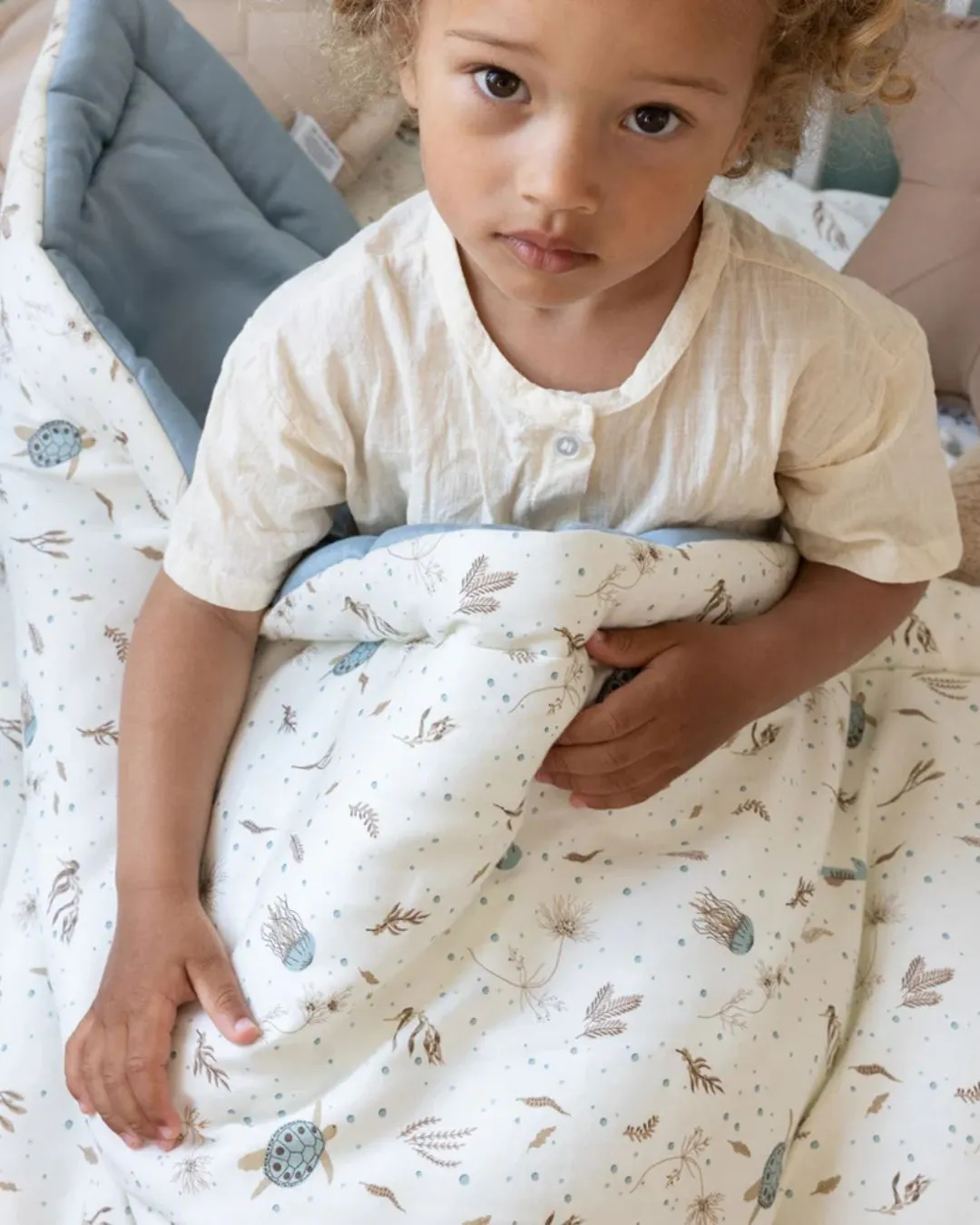 Cam Cam Copenhagen - dwustronny miękki kocyk dla niemowląt OCS Sea Garden Cam Cam Copenhagen - dwustronny miękki kocyk dla niemowląt OCS Sea Garden