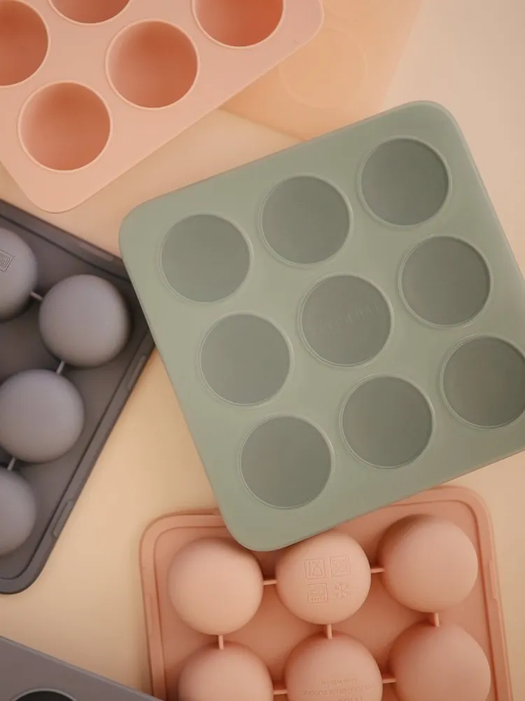 Mushie - silikonowa foremka do mrożenia przekąsek Cambridge Blue Mushie - silikonowa foremka do mrożenia przekąsek Cambridge Blue