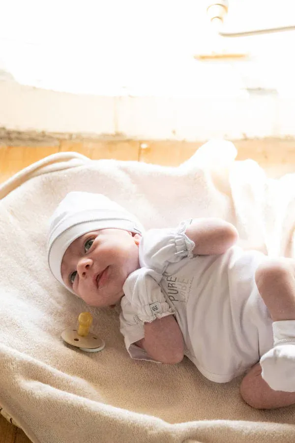 Bamboom - czapka dla noworodka biała