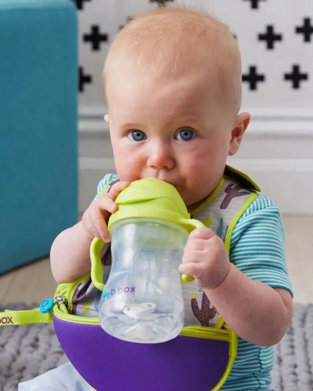 B.box - bidon dla dzieci - kubek niekapek ze słomką 240 ml ananasowy B.box - bidon dla dzieci - kubek niekapek ze słomką 240 ml ananasowy