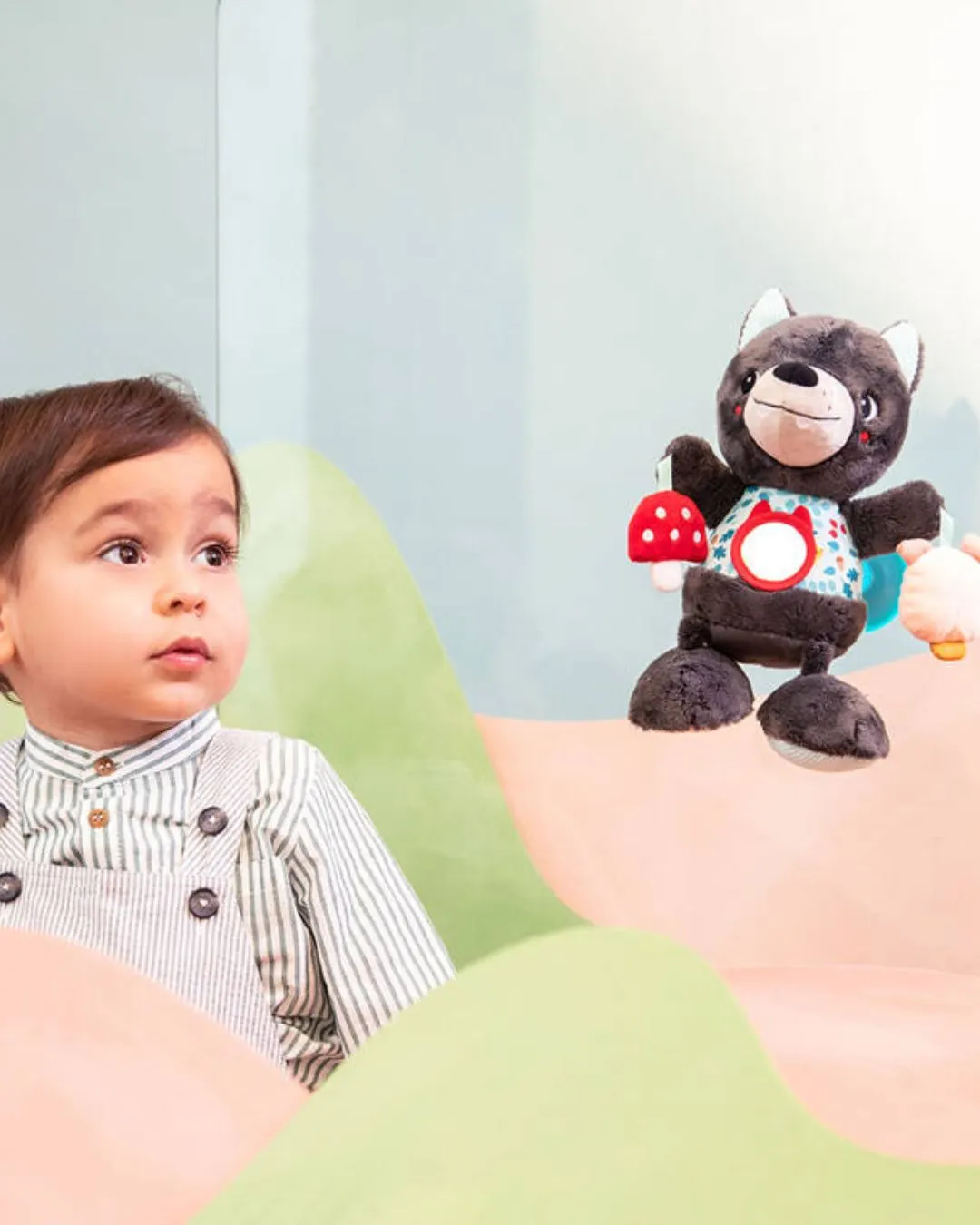 Lilliputiens - wielofunkcyjna przytulanka na przyssawce Wilk Louis Lilliputiens - wielofunkcyjna przytulanka na przyssawce Wilk Louis