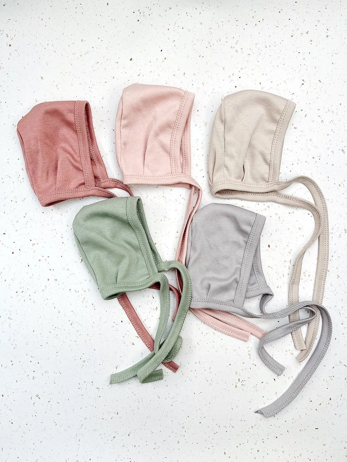 Poofi - czapka niemowlęca wiązana jasna szara