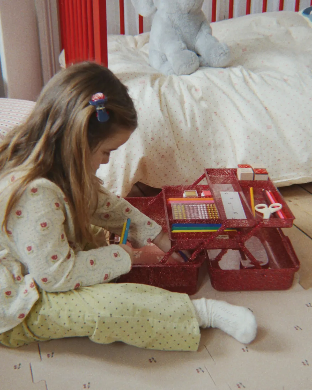 Konges Sløjd - kreatywny zestaw plastyczny w kuferku Creative Art Caddy Glitter Rose Konges Sløjd - kreatywny zestaw plastyczny w kuferku Creative Art Caddy Glitter Rose