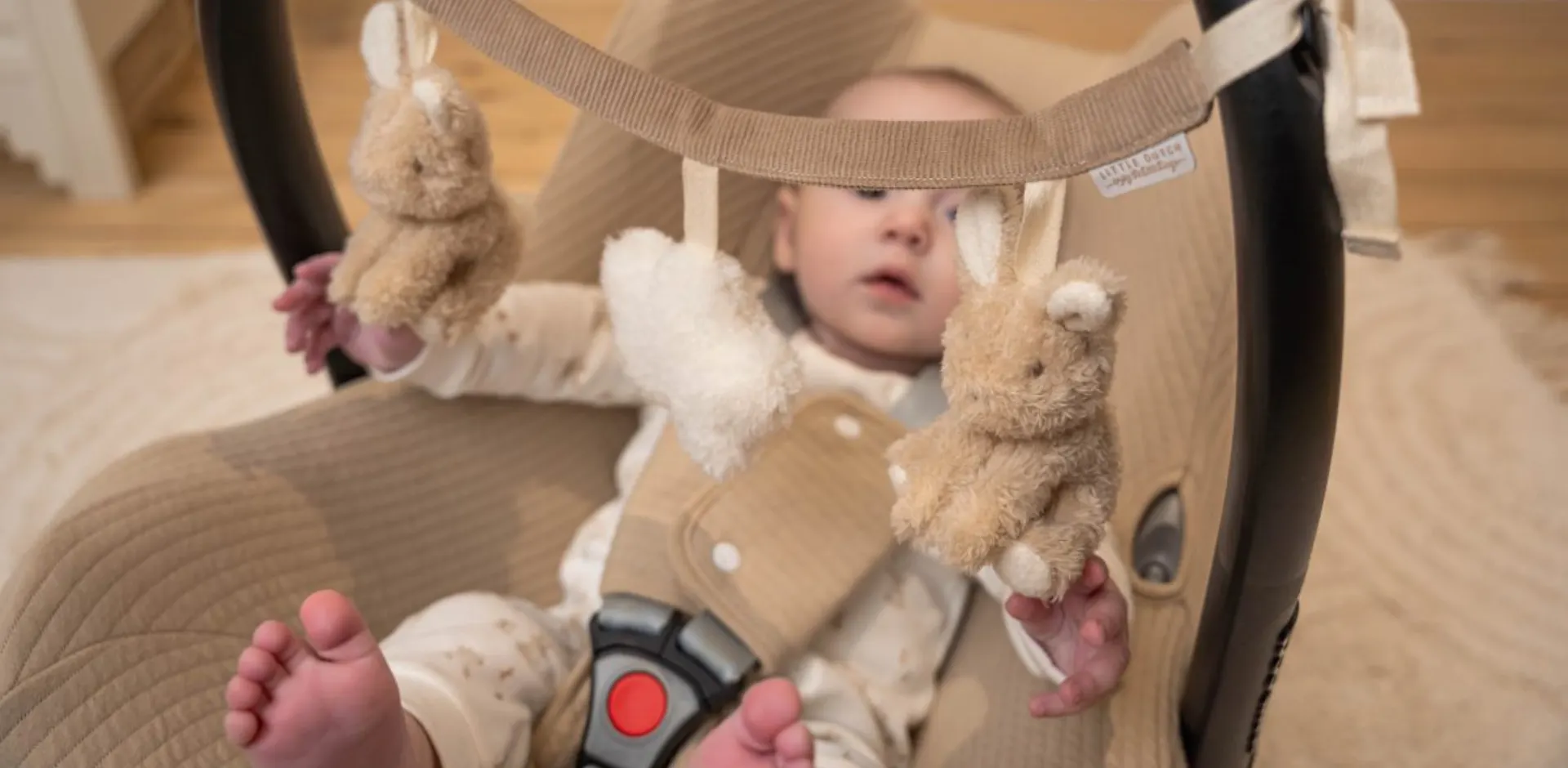 Przegląd najlepszych zabawek do wózka i fotelika