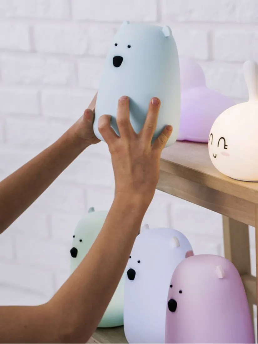 Rabbit & Friends - miś duży lampka silikonowa niebieska Rabbit & Friends - miś duży lampka silikonowa niebieska