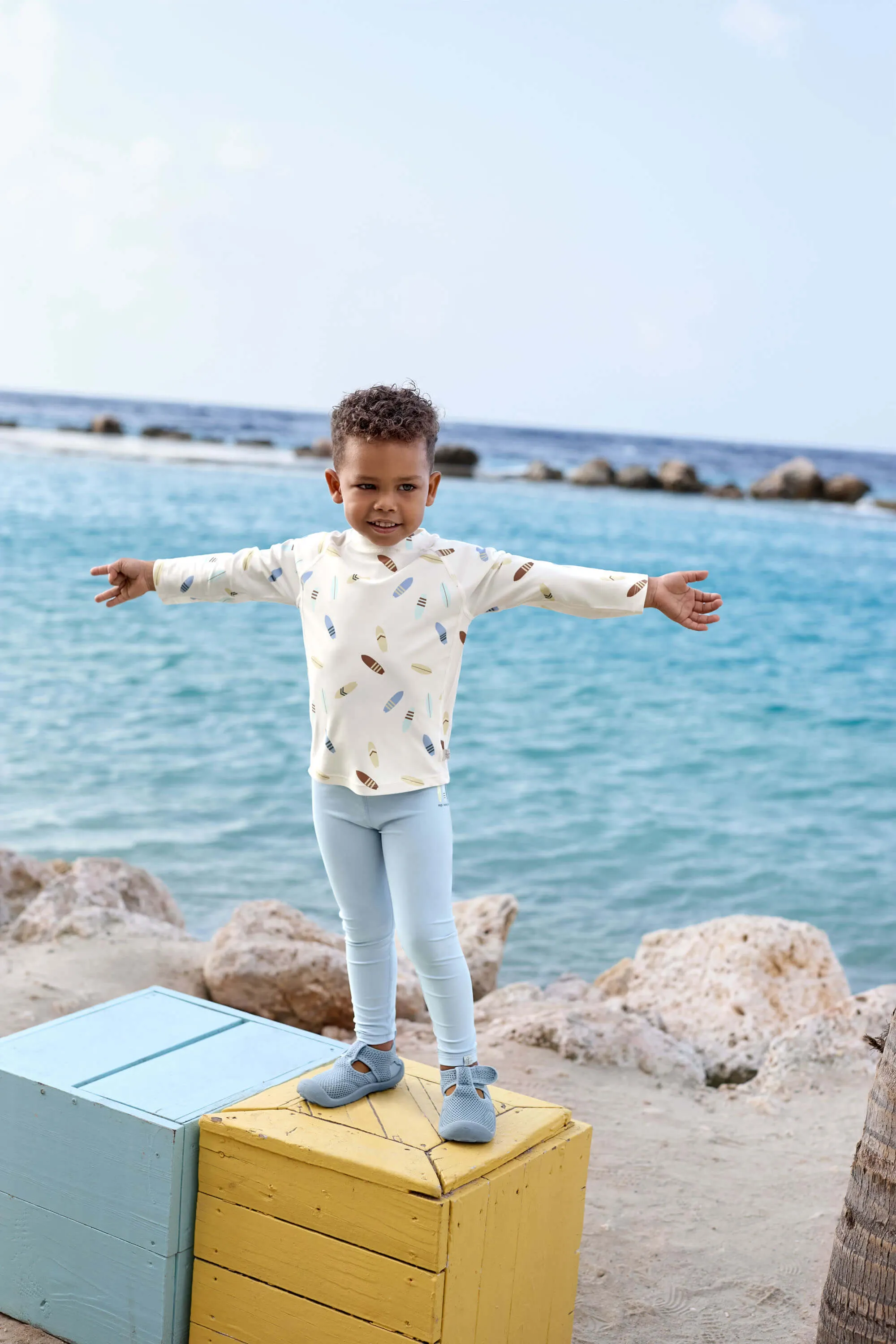 Lassig - dziecięca koszulka z długim rękawem Rashguard LSF UV Surfboards sea salt Lassig - dziecięca koszulka z długim rękawem Rashguard LSF UV Surfboards sea salt