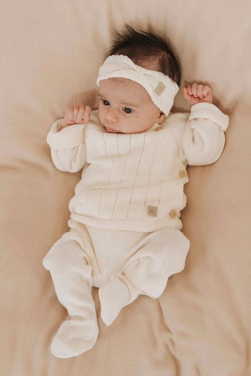 Bamboom - bambusowy sweter dla niemowlaka zapinany na zakładkę biały Bamboom - bambusowy sweter dla niemowlaka zapinany na zakładkę biały