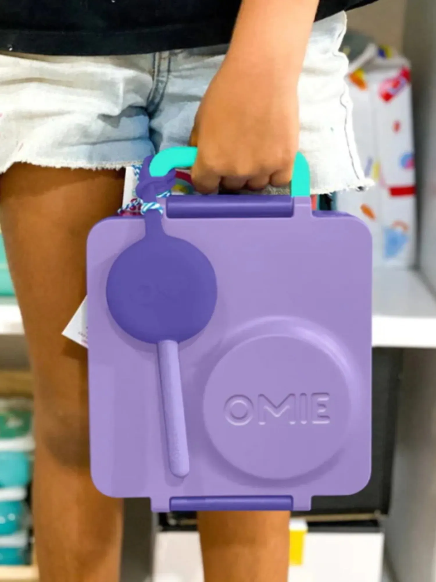 OMIE - OMIEPOD zawieszka - pokrowiec ze sztućcami Lilac OMIE - OMIEPOD zawieszka - pokrowiec ze sztućcami Lilac