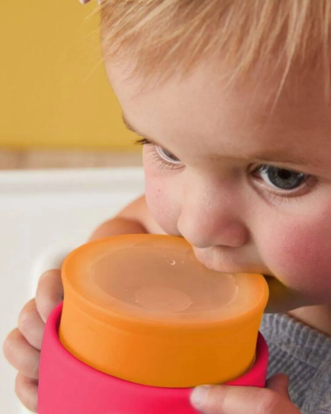 B.box - kubek treningowy 360° do nauki picia 250 ml Strawberry Shake