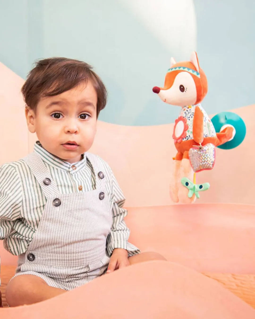 Lilliputiens - wielofunkcyjna przytulanka na przyssawce Lisiczka Alice Lilliputiens - wielofunkcyjna przytulanka na przyssawce Lisiczka Alice