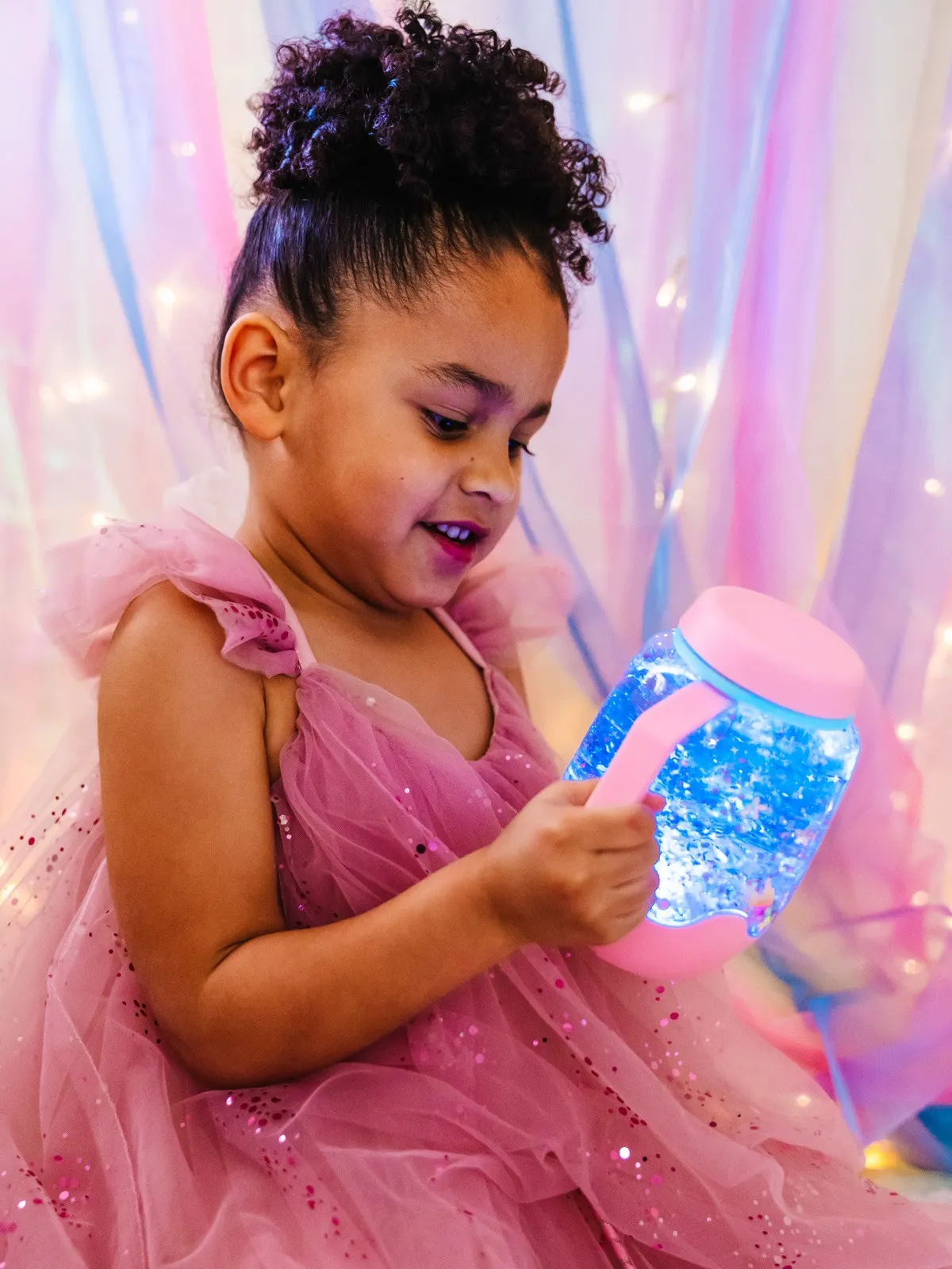 Glo Pals - słoik sensoryczny do napełnienia wodą różowy Glo Pals - słoik sensoryczny do napełnienia wodą różowy