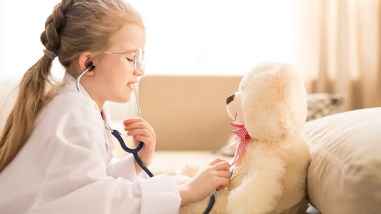 Odgrywanie ról – kluczowa zabawa w rozwoju Twojego dziecka