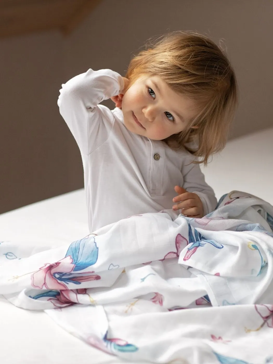 Poofi - otulacz bambusowy Tropical 120x120 Hibiskusy Poofi - otulacz bambusowy Tropical 120x120 Hibiskusy