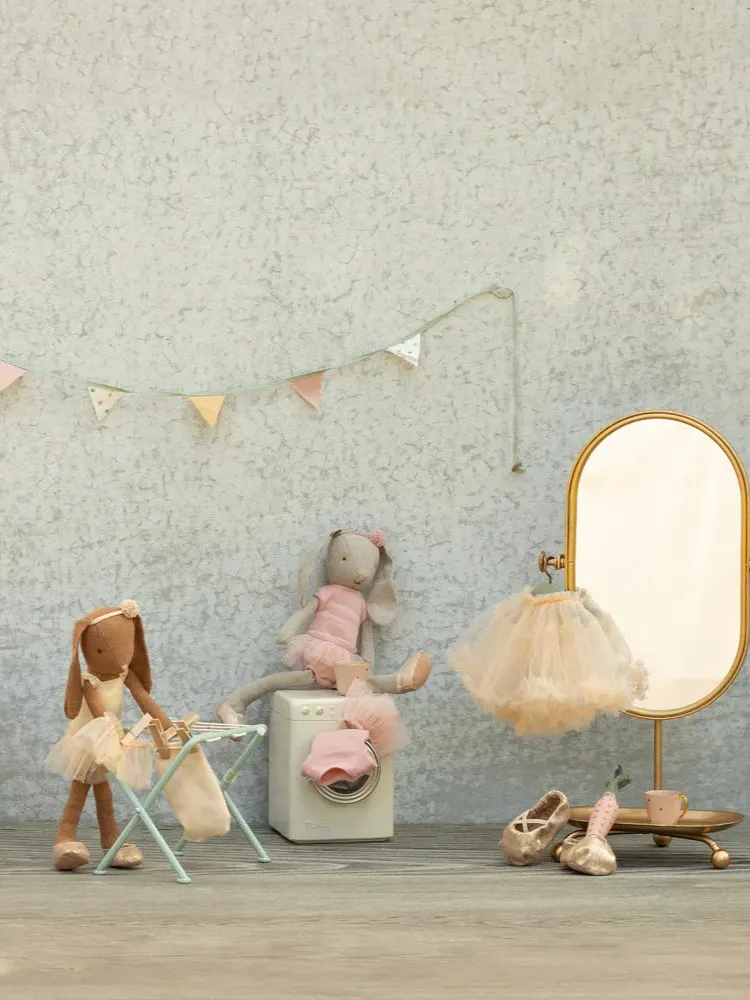 Maileg - króliczek w kremowym stroju baletowym i spódnicy rozmiar 2 Maileg - króliczek w kremowym stroju baletowym i spódnicy rozmiar 2