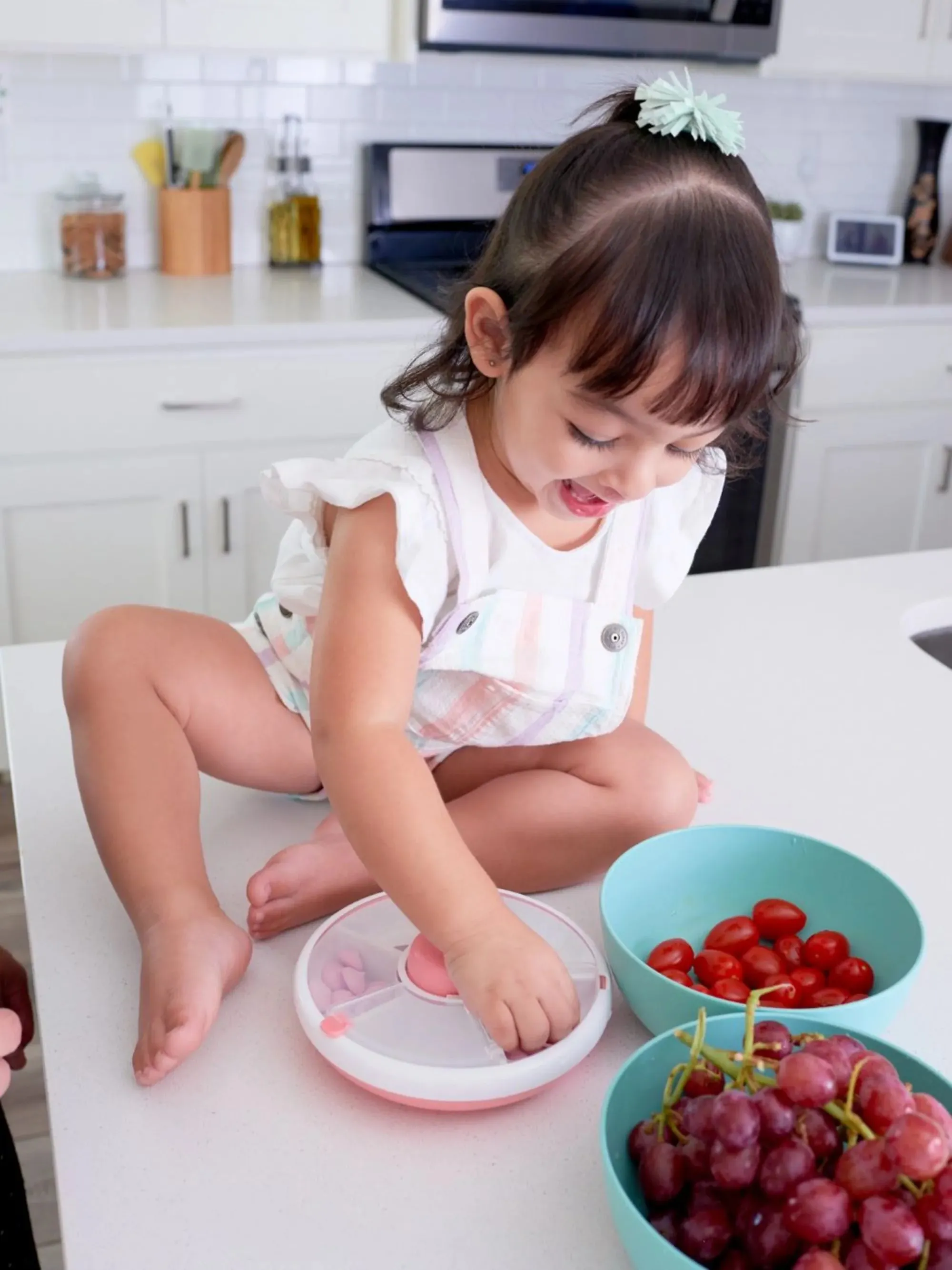 GOBE - SNACK SPINNER pojemnik na przekąski Coral Pink GOBE - SNACK SPINNER pojemnik na przekąski Coral Pink