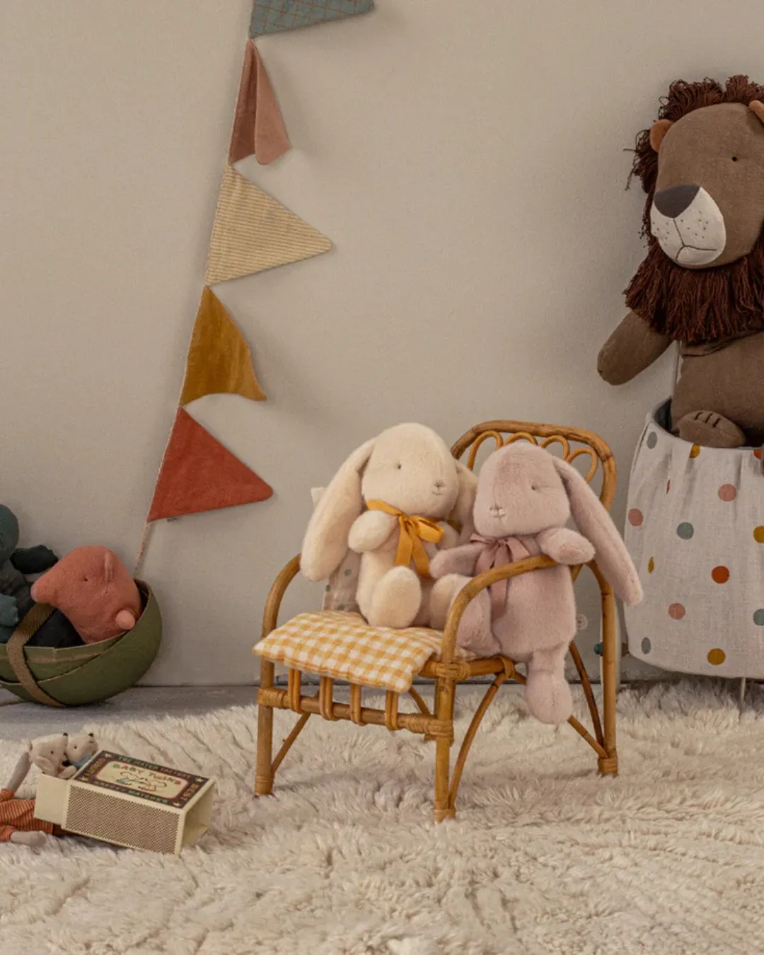 Maileg - pluszowy Króliczek - średniej wielkości 34 cm kremowy Maileg - pluszowy Króliczek - średniej wielkości 34 cm kremowy