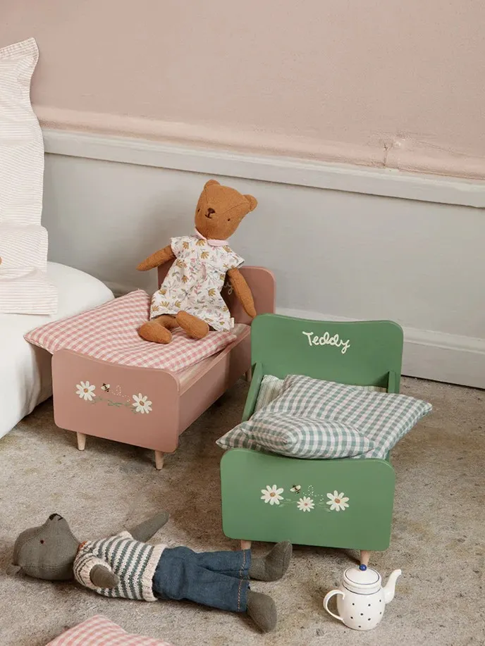 Maileg - drewniane łóżeczko Teddy Mom Rose