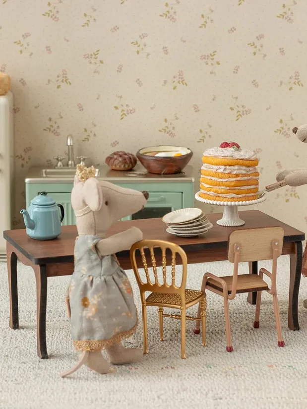 Maileg - drewniany stół jadalniany dla Myszki Maileg - drewniany stół jadalniany dla Myszki