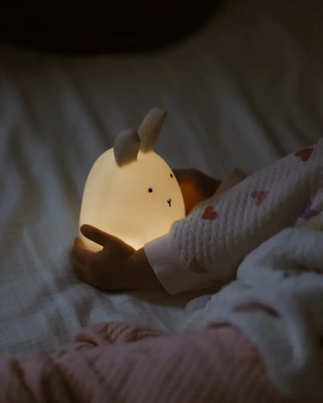 Liewood - lampka dekoracyjna LED Winston Night Light Rabbit creme de la creme