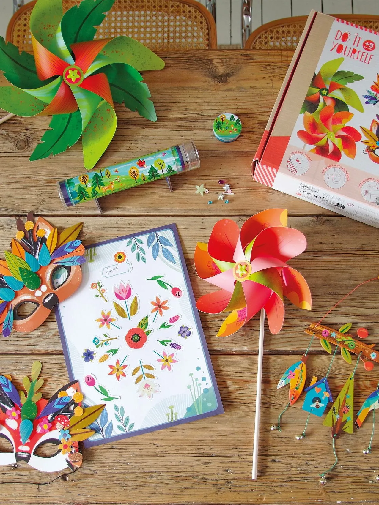 Djeco - zestaw zrób to sam - 5 aktywności Natura Djeco - zestaw zrób to sam - 5 aktywności Natura