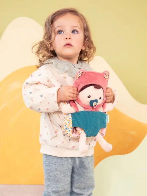 Lilliputiens - lalka dzidziuś w nosidełku i z czapeczką Jeanne 18 m+