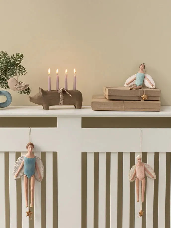 Maileg - skaczący pajacyk anioł z aureolą średni jasnomiętowy