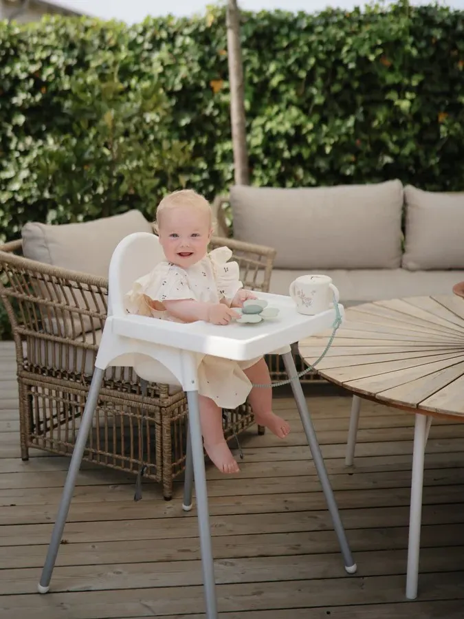 Mushie - kubek niewysypek na przekąski Pink Flowers Mushie - kubek niewysypek na przekąski Pink Flowers