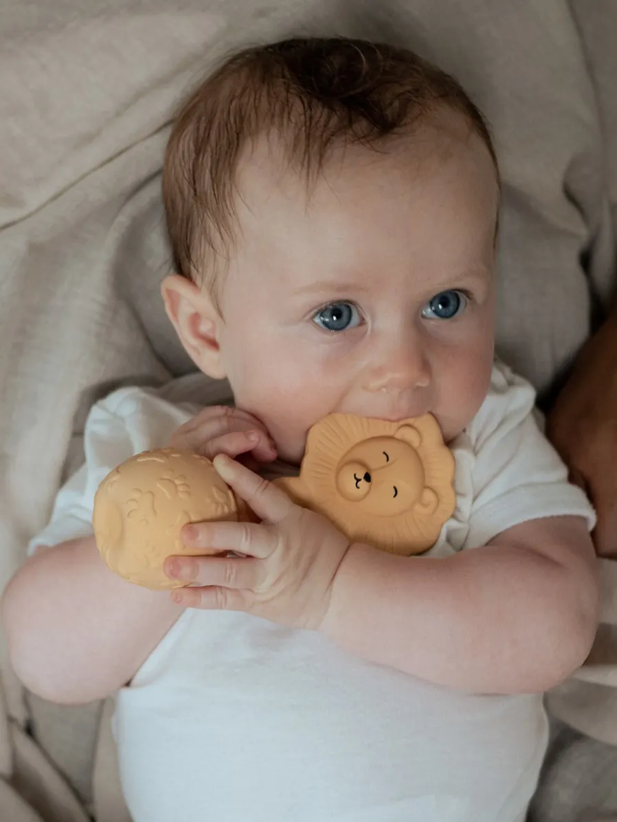 Natruba - gryzak z grzechotką lew