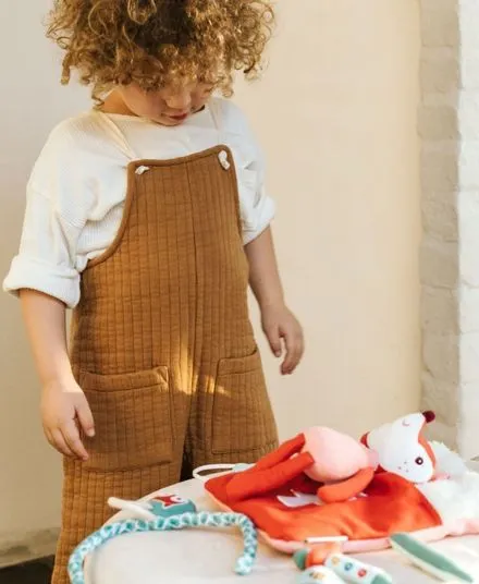 Lilliputiens - torba lekarska dla dzieci z przytulanką i 6 akcesoriami Lisiczka Alice Lilliputiens - torba lekarska dla dzieci z przytulanką i 6 akcesoriami Lisiczka Alice