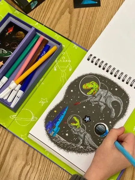 Tiger Tribe - zestaw kolorowanek Dinozaury w Kosmosie