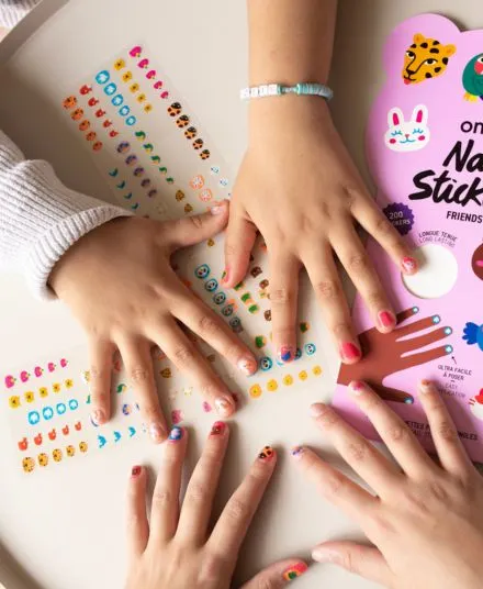 Omy - naklejki na paznokcie dla dzieci 200 sztuk Friends