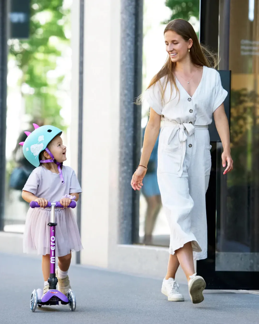 Micro - hulajnoga składana ze świecącymi kołami Mini Micro Deluxe LED Purple Micro - hulajnoga składana ze świecącymi kołami Mini Micro Deluxe LED Purple