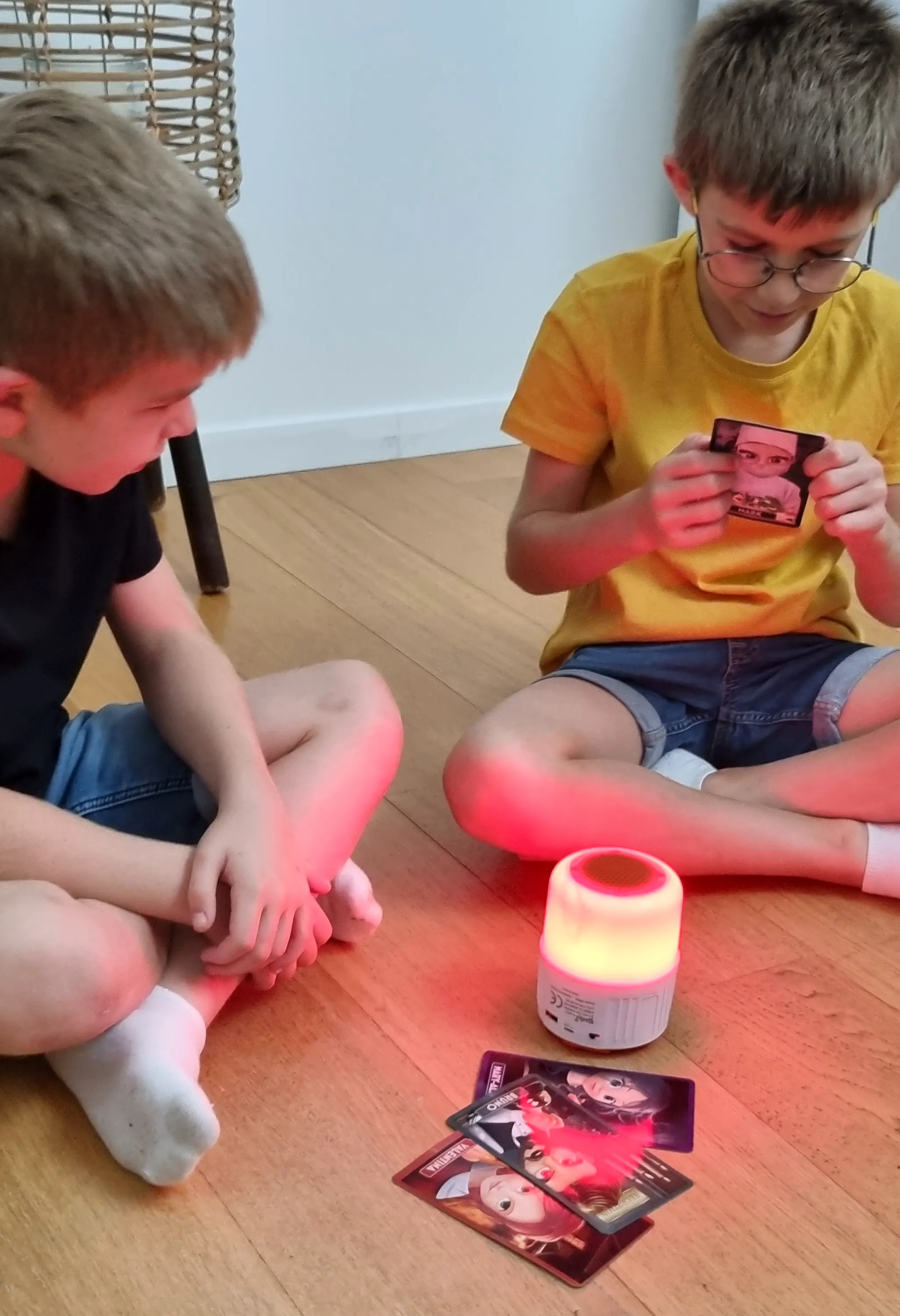 Buki - lampka solarna - latarka Bluetooth na kemping Buki - lampka solarna - latarka Bluetooth na kemping