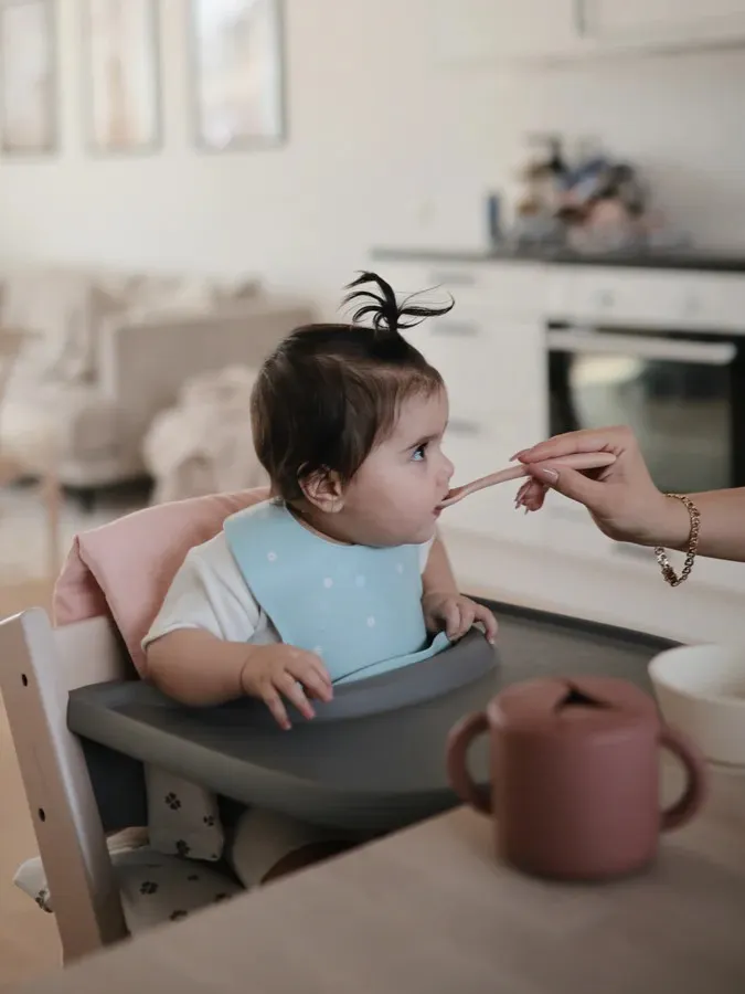 Mushie - kubek niewysypek na przekąski Woodchuck Mushie - kubek niewysypek na przekąski Woodchuck