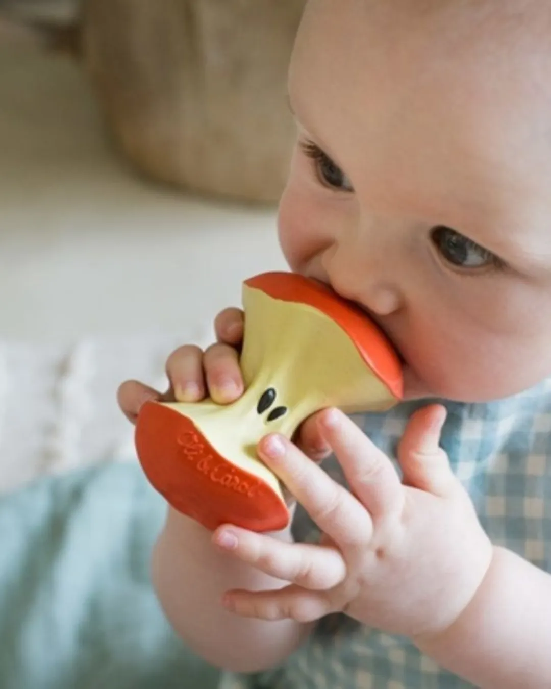 Oli&Carol - gryzak zabawka dla niemowląt jabłko Pepa Apple