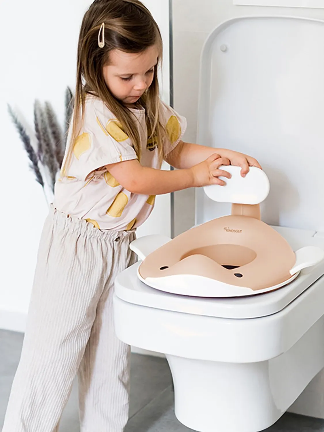 Kindsgut - deska nakładka sedesowa Wieloryb brzoskwiniowa Kindsgut - deska nakładka sedesowa Wieloryb brzoskwiniowa