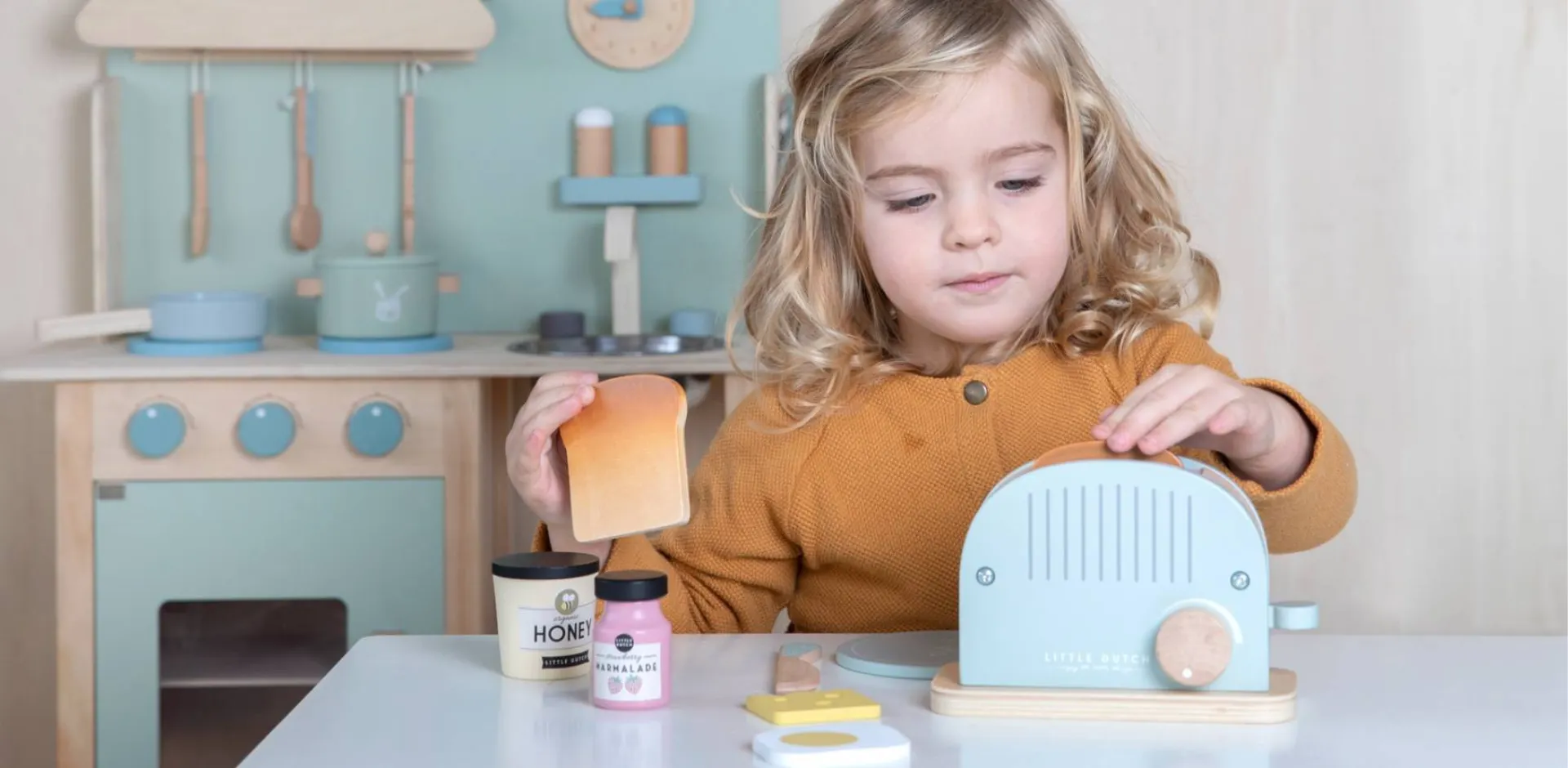 Dlaczego dzieci uwielbiają drewniane zabawki?