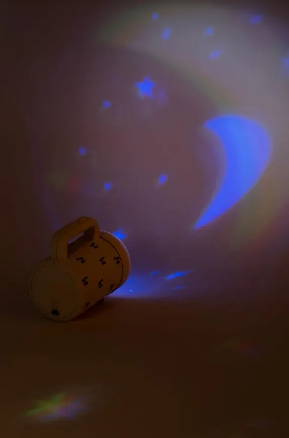 Konges Sløjd - latarka projektor dla dziecka Flash Light Big Cherry Konges Sløjd - latarka projektor dla dziecka Flash Light Big Cherry