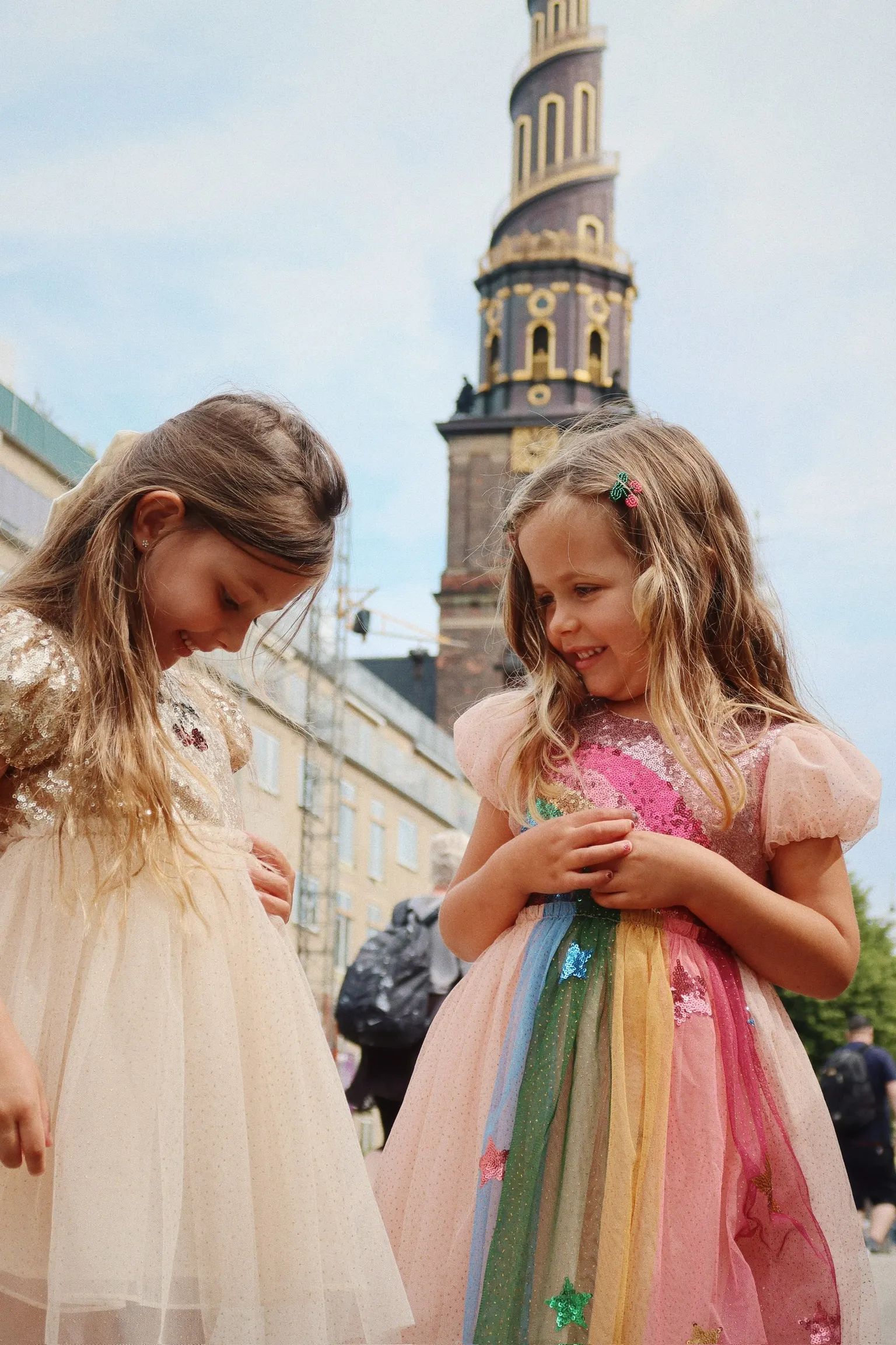 Konges Sløjd - sukienka Odette Rainbow Dress Konges Sløjd - sukienka Odette Rainbow Dress