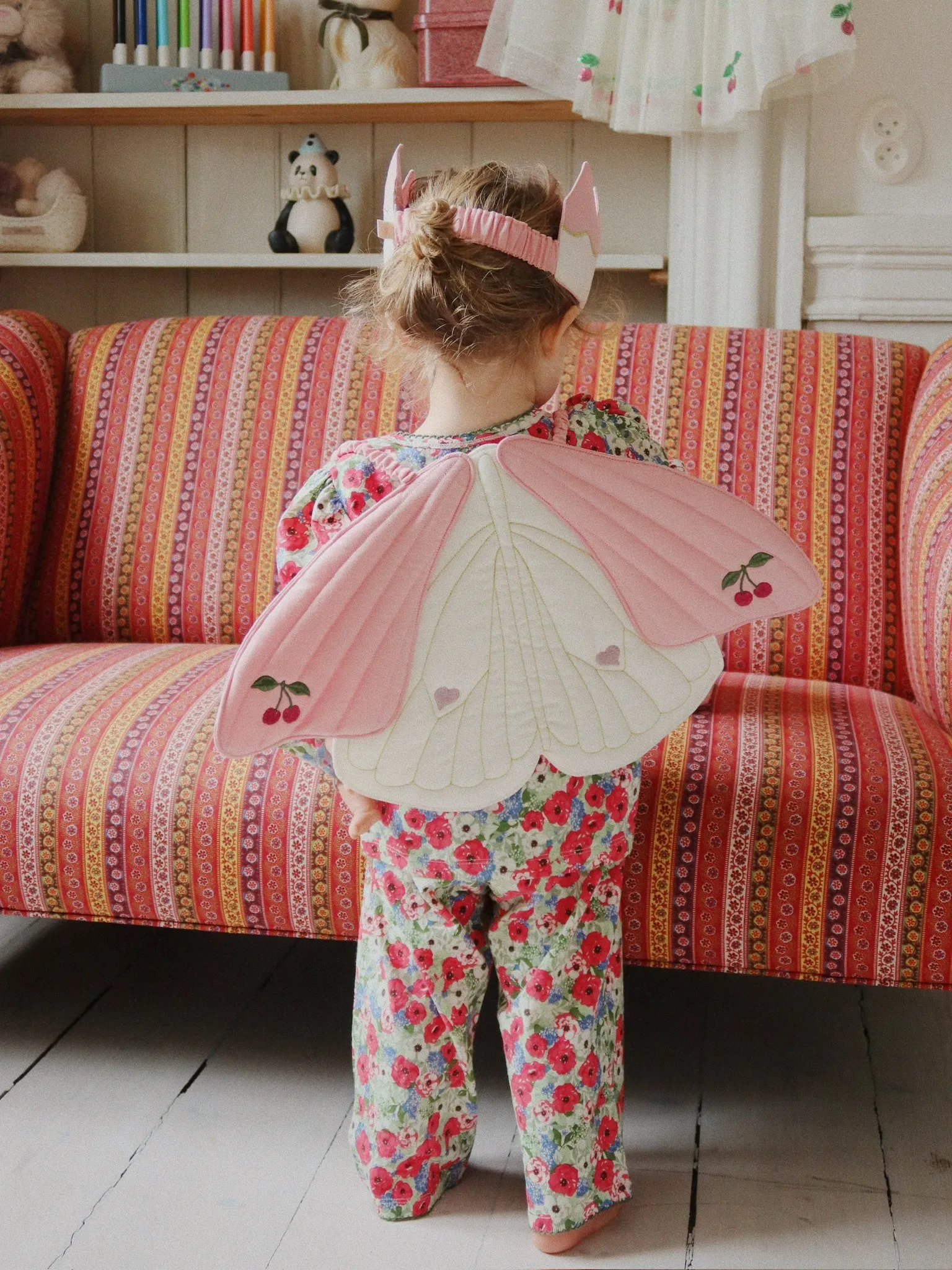 Konges Sløjd - kostium motyla ze skrzydłami, różdżką i koroną Konges Sløjd - kostium motyla ze skrzydłami, różdżką i koroną