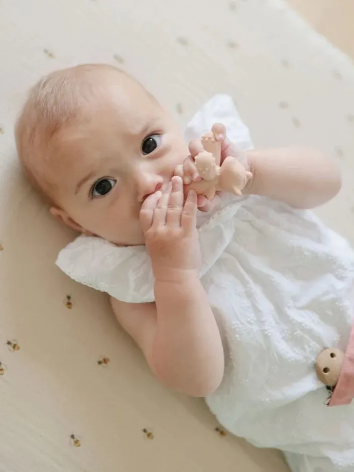 Mushie - gryzak silikonowy dla niemowlaka figurka Unicorn