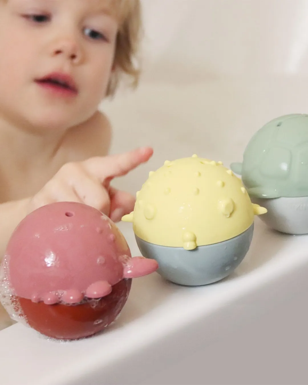 Kindsgut - zabawki do kąpieli i wody 3 szt. Ocean Kindsgut - zabawki do kąpieli i wody 3 szt. Ocean