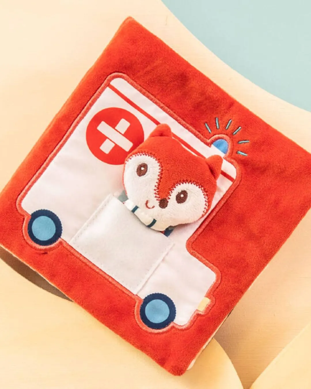 Lilliputiens - książeczka aktywizująca z pacynką na paluszek Doktor Alice Lisiczka Lilliputiens - książeczka aktywizująca z pacynką na paluszek Doktor Alice Lisiczka