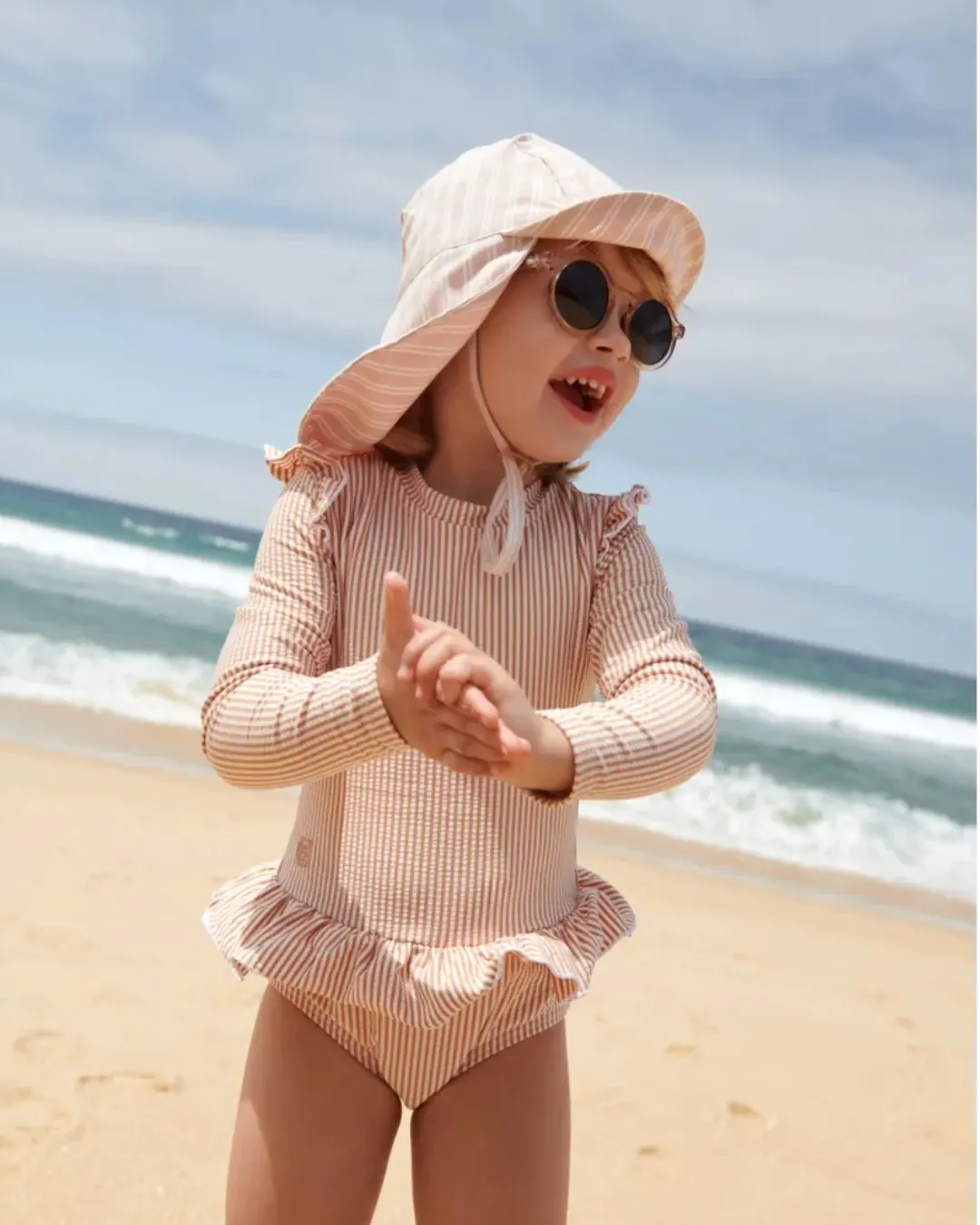 Liewood - okulary przeciwsłoneczne dla maluchów Darla 1-3 lata Rose transparent