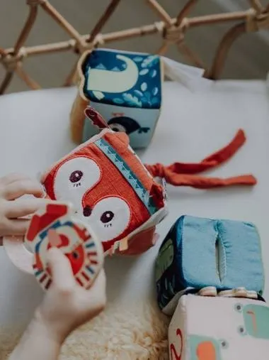 Lilliputiens - kostka aktywizująca wielofunkcyjna Lisiczka Alice 