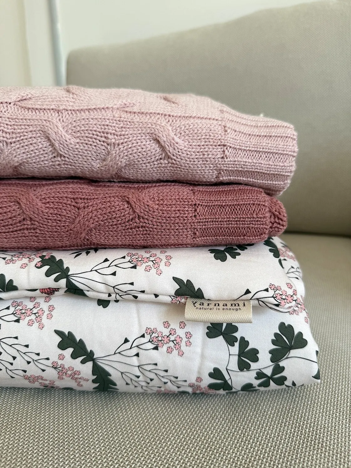 Yarnami - kocyk merino Arendelle Delikatny Róż Yarnami - kocyk merino Arendelle Delikatny Róż