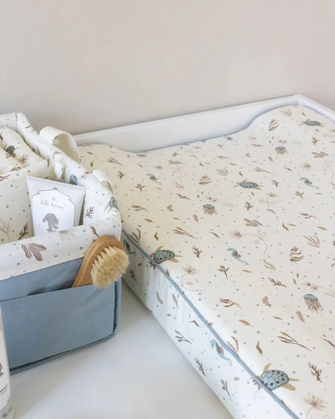 Cam Cam Copenhagen - przewijak dla niemowląt Sea Garden Cam Cam Copenhagen - przewijak dla niemowląt Sea Garden