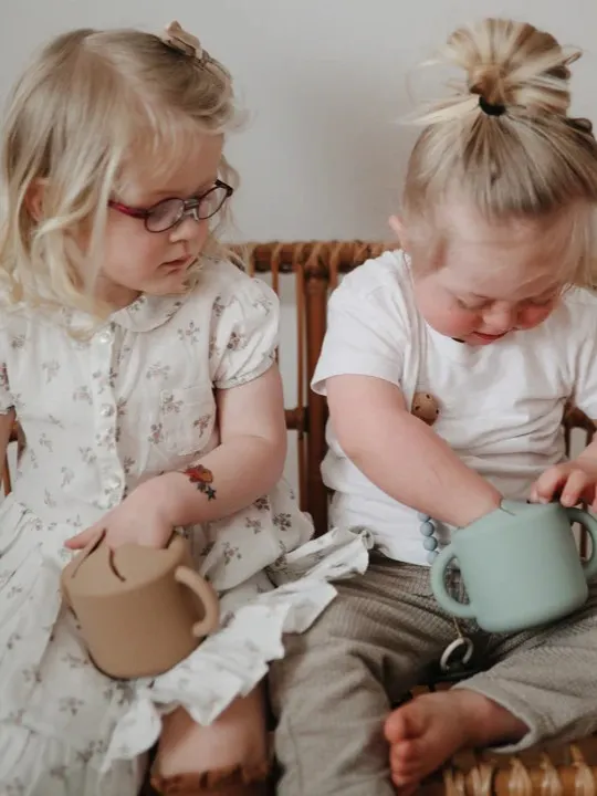 Mushie - kubek niewysypek na przekąski Natural Mushie - kubek niewysypek na przekąski Natural