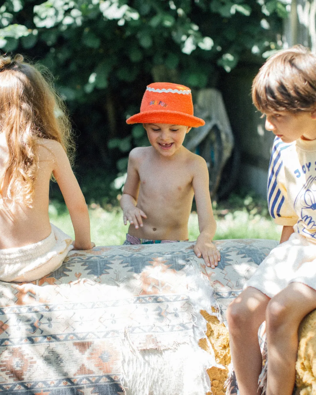 BOBO CHOSES - kapelusz frotte typu bucket Have Fun Red