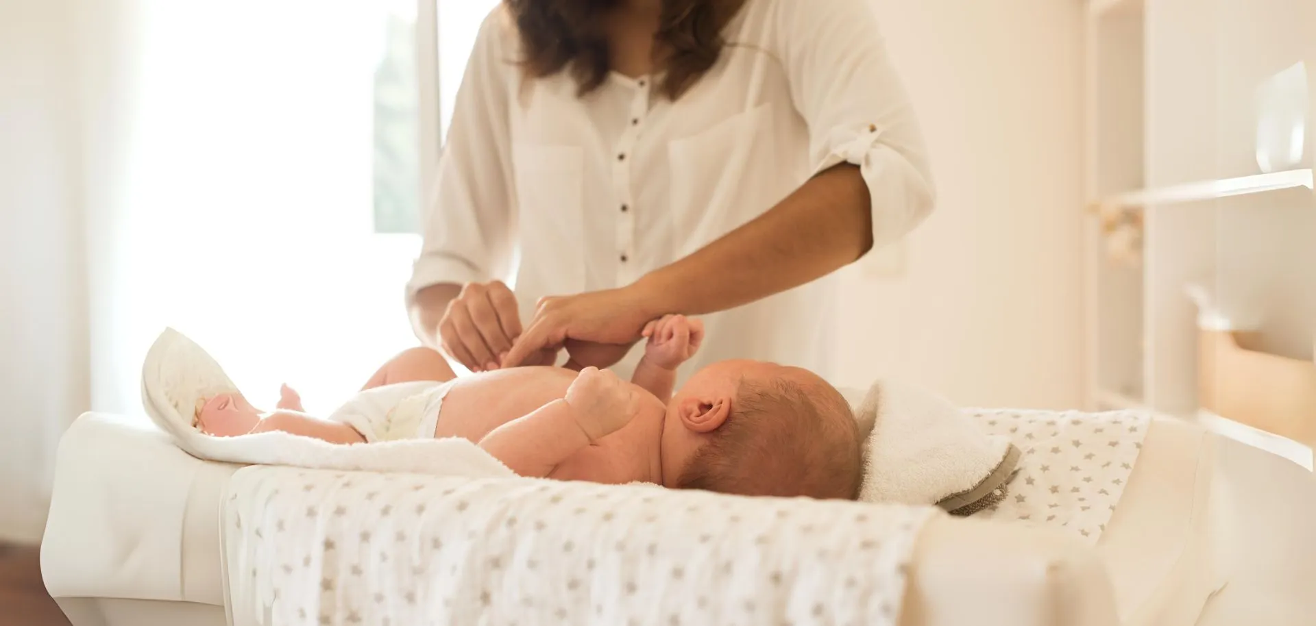 jak-przewijac-noworodka-poznaj-przewijanie-noworodka-krok-po-kroku